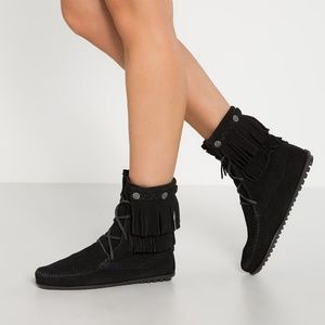 Minnetonka Double Fringe Tramper Boot